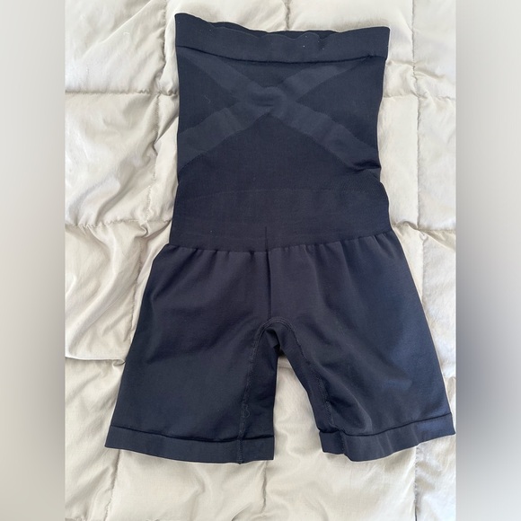 Blanqui maternity biker shorts. Worn 2 or 3 times. - Picture 1 of 2